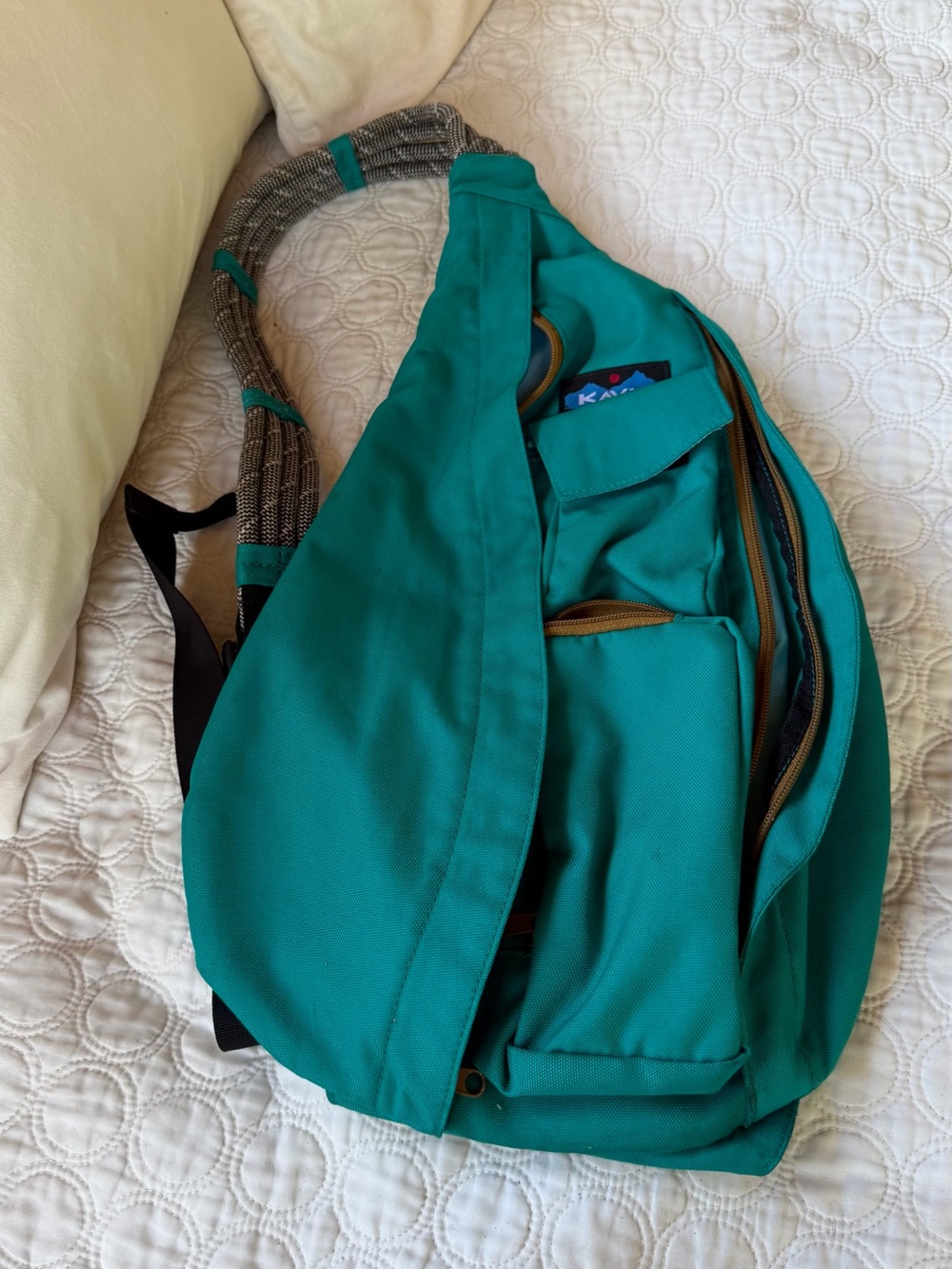 Kavu Rope Sling Back backpack Turquoise color. All zippers in working condition.
